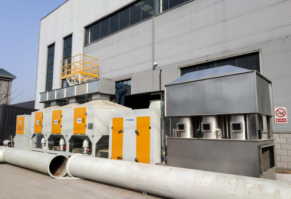 樸華科技催化燃燒設(shè)備在石化企業(yè)安裝現(xiàn)場