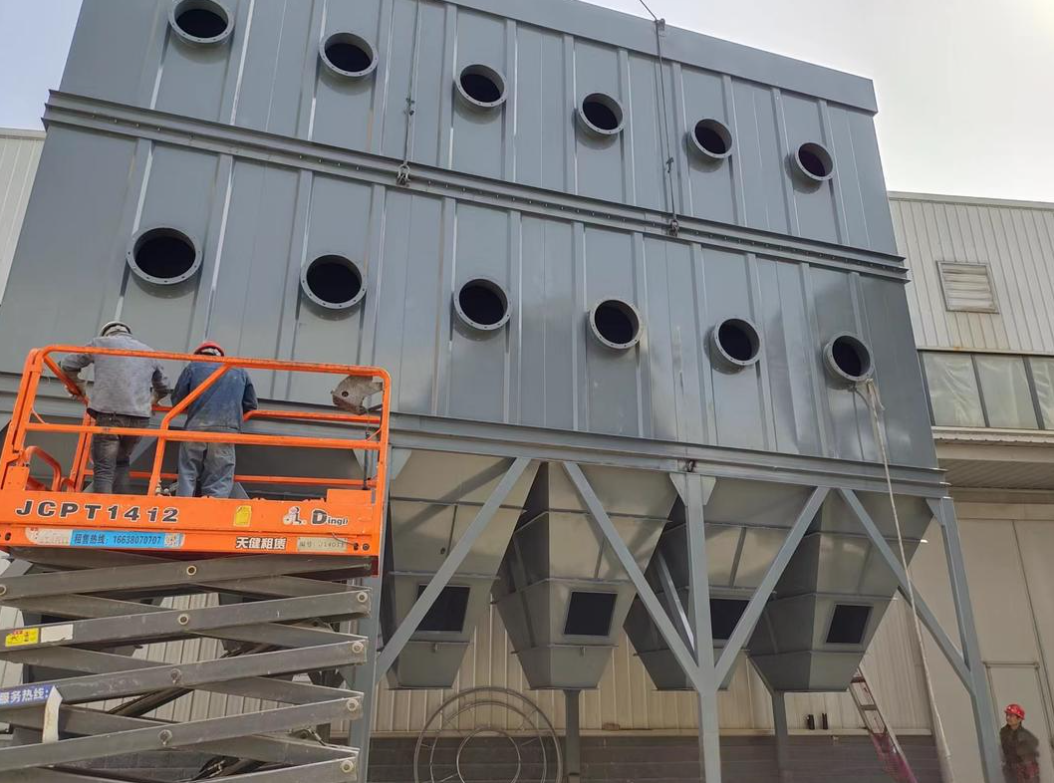 樸華科技定制化除塵器安裝現(xiàn)場(chǎng)