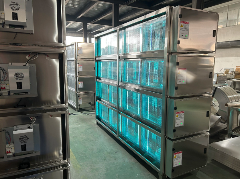 UV光解油煙凈化器內(nèi)部結(jié)構(gòu)分解圖展示燈管、催化網(wǎng)等組件